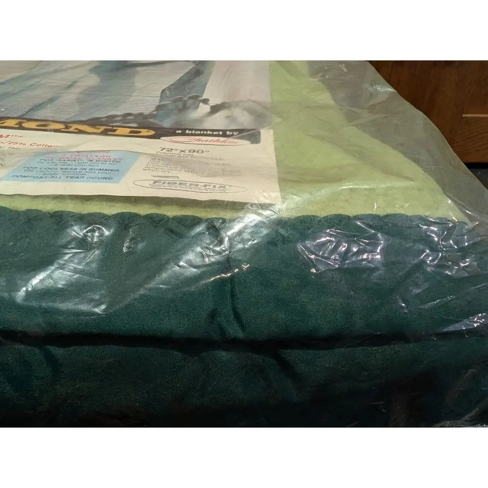 Vintage Esmond by Chatham Green Waffle Blanket Satin Trim NEW! 72x90